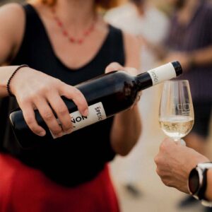 Večerní řízená degustace vín na nádvoří Znoj. podzemí vol. 2